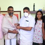 ബെന്യാമിനെ സംസ്‌കാരിക വകുപ്പ് മന്ത്രി സജി ചെറിയാന്‍ ആദരിച്ചു